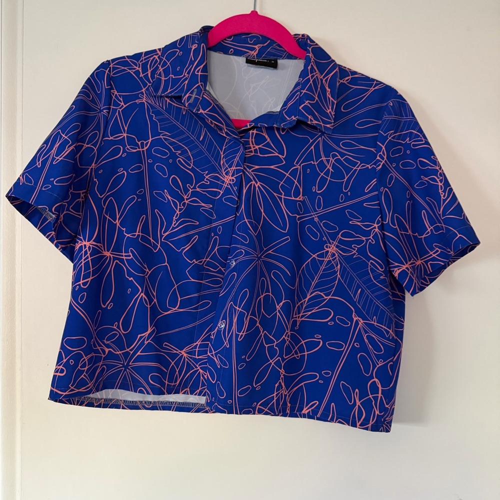 BlackMilk Cobalt Blue Short-Sleeve Button Crop Top with Pink Leaf Line Print
